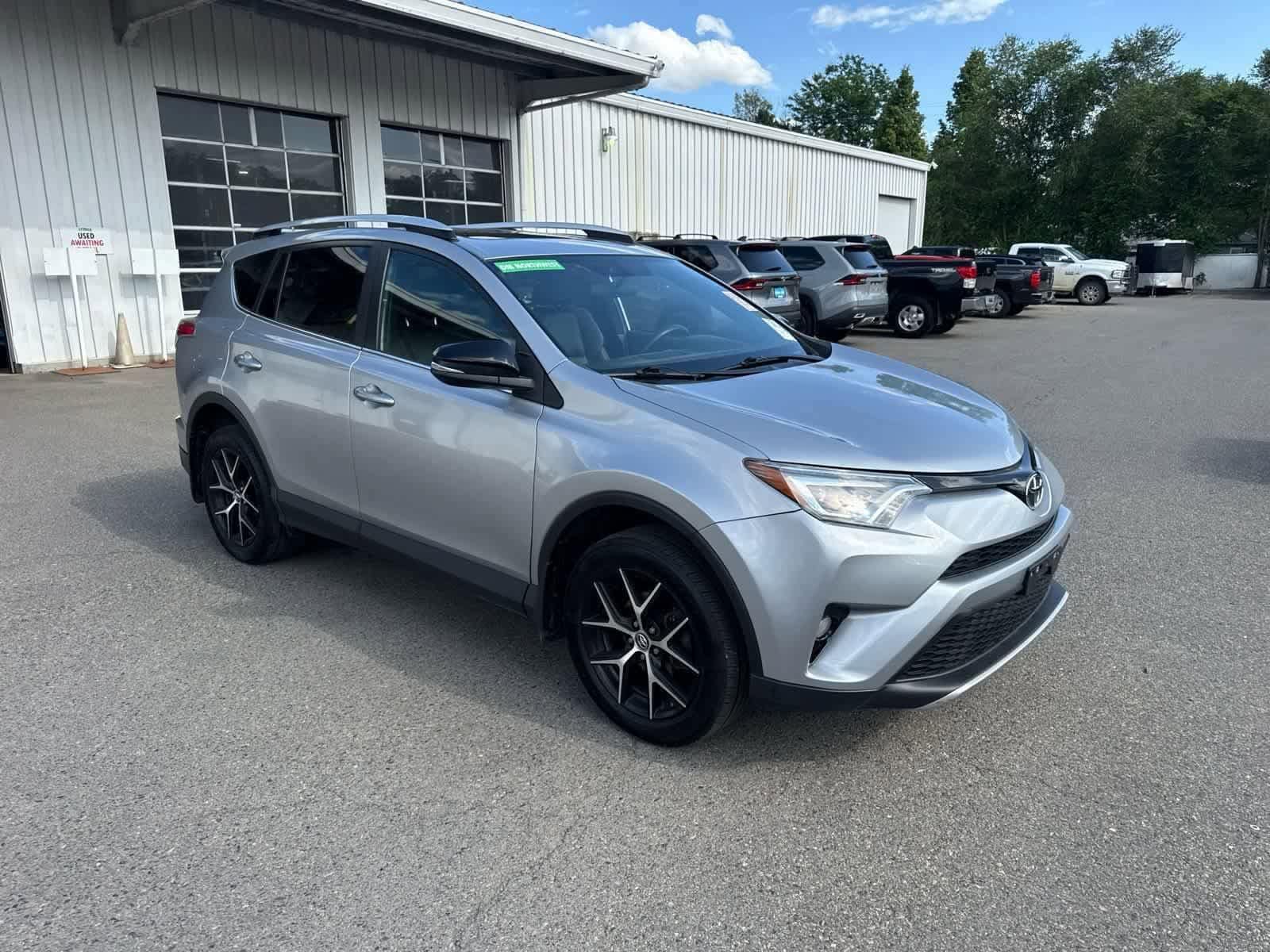 Thumbnail: 2016 Toyota RAV4 - 10