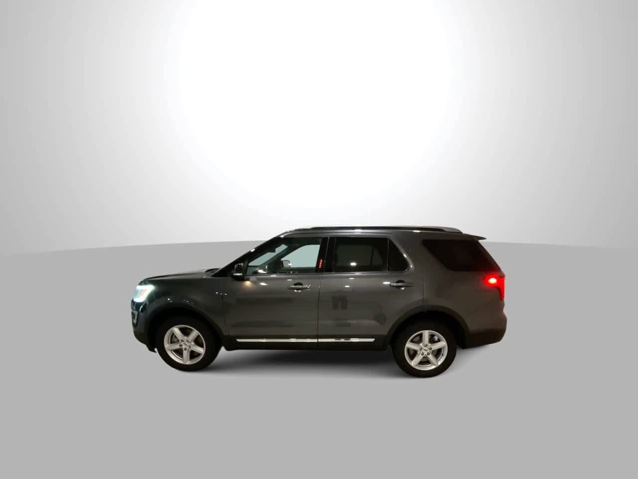 Thumbnail: 2017 Ford Explorer - 5