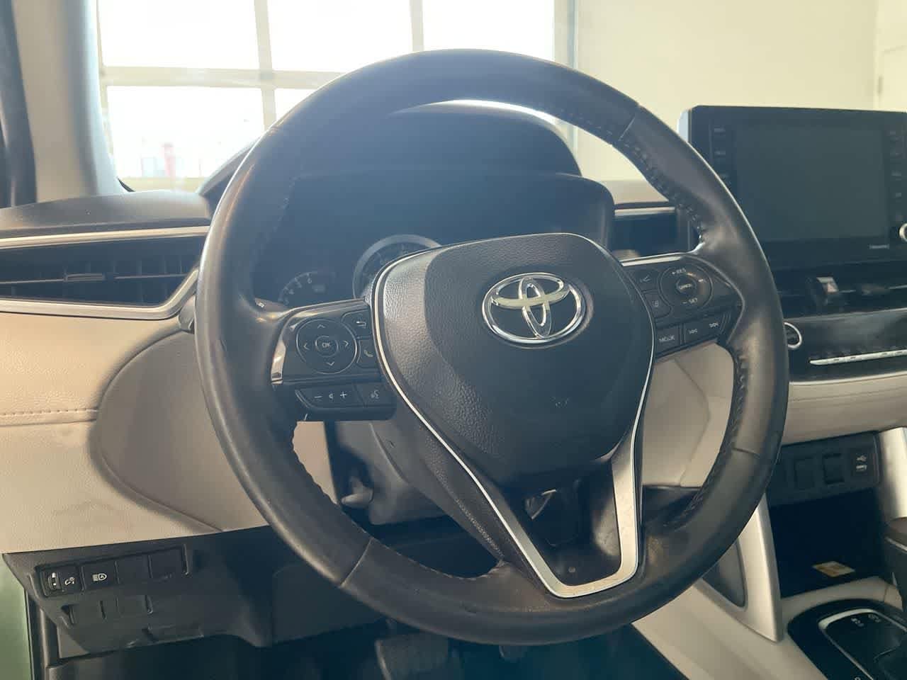 Thumbnail: 2022 Toyota Corolla Cross - 14