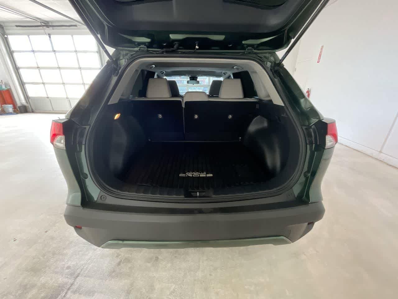 Thumbnail: 2022 Toyota Corolla Cross - 24