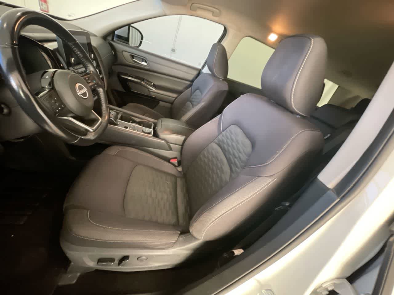 Thumbnail: 2022 Nissan Pathfinder - 11