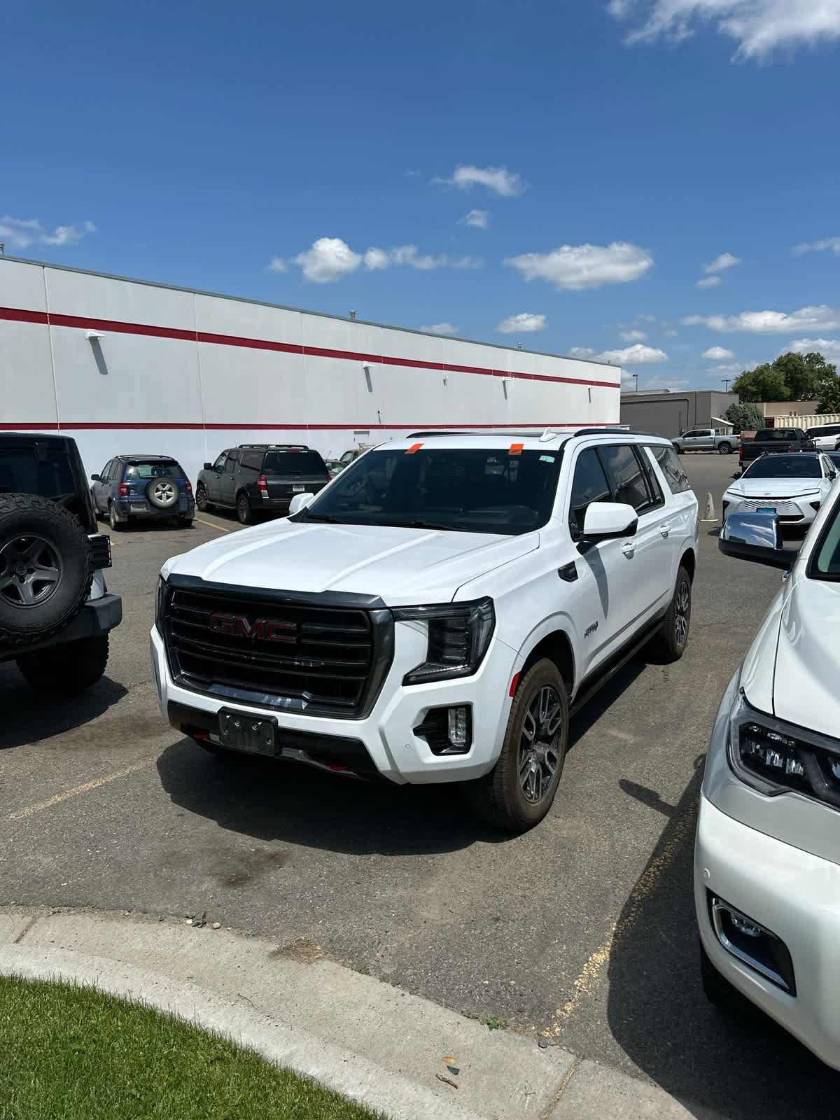 2021 GMC Yukon XL AT4 11