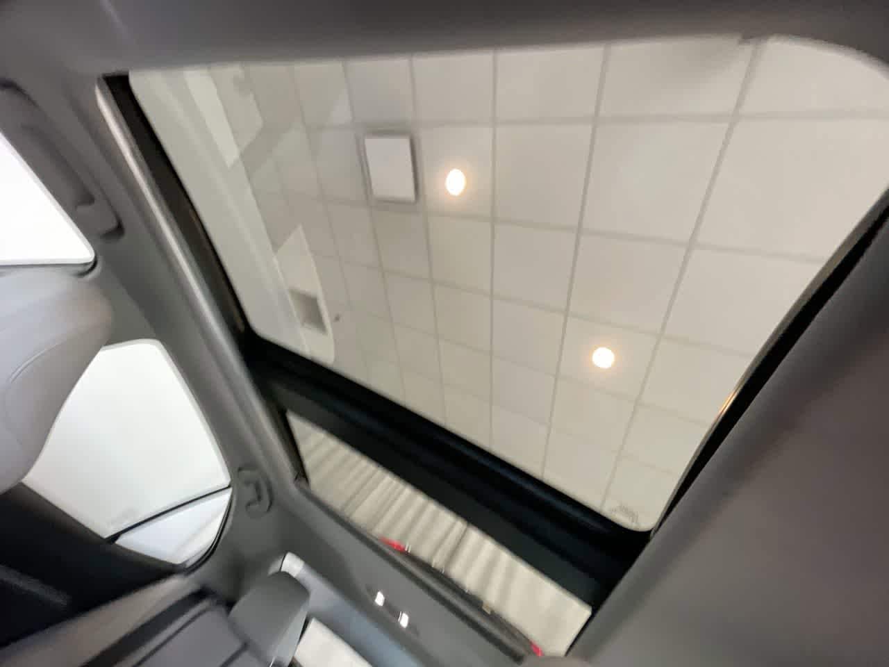 Thumbnail: 2023 Toyota Camry - 22