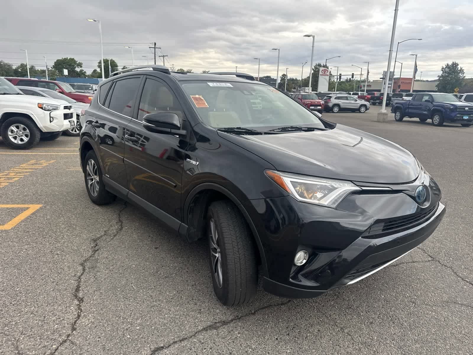 Thumbnail: 2016 Toyota RAV4 - 8