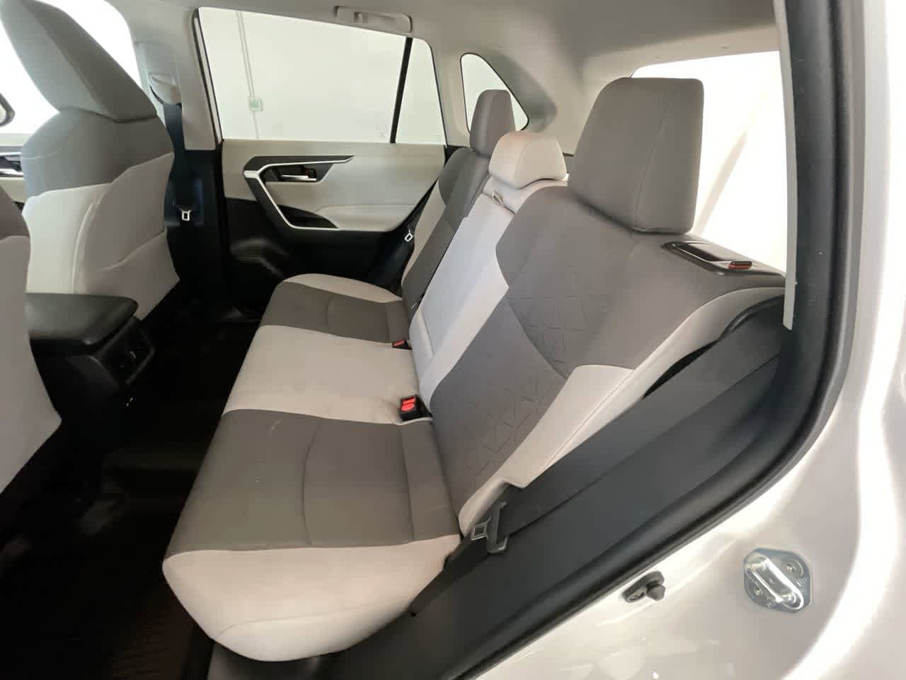 Thumbnail: 2021 Toyota RAV4 - 23