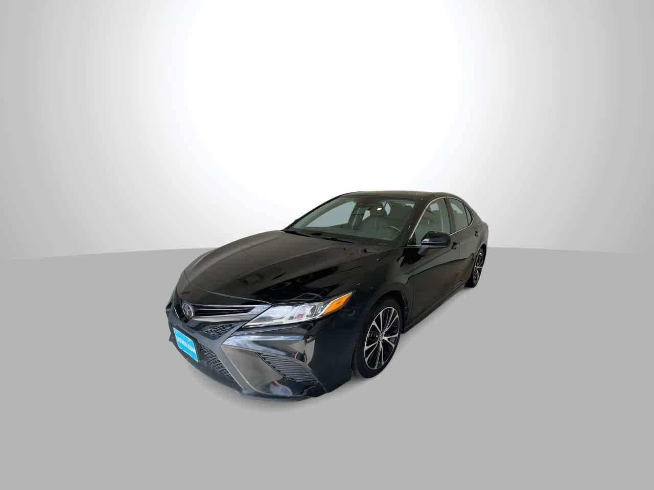 Thumbnail: 2019 Toyota Camry - 4