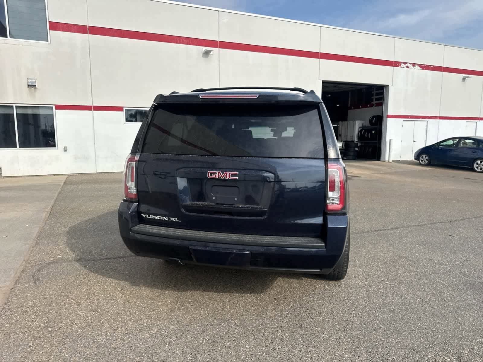 Thumbnail: 2019 GMC Yukon XL - 15