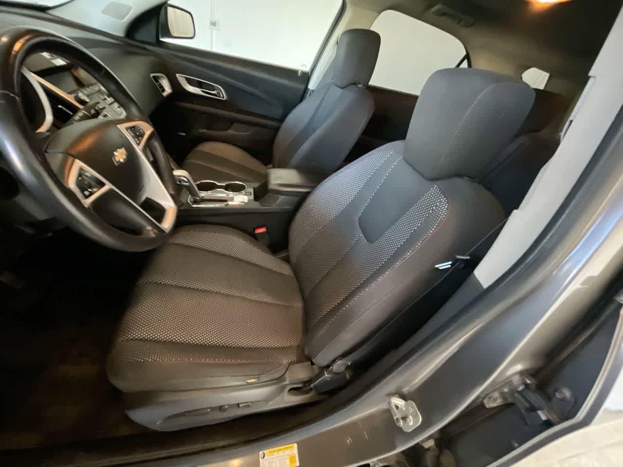 Thumbnail: 2010 Chevrolet Equinox - 11