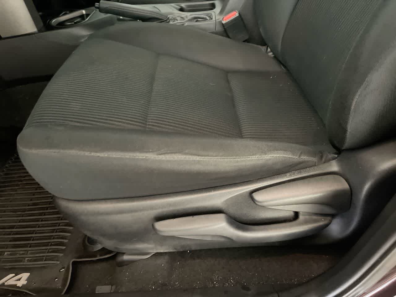 Thumbnail: 2018 Toyota RAV4 - 12