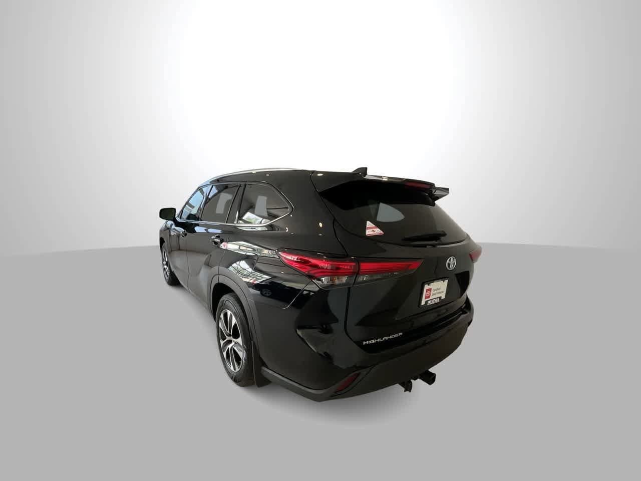 Thumbnail: 2021 Toyota Highlander - 7