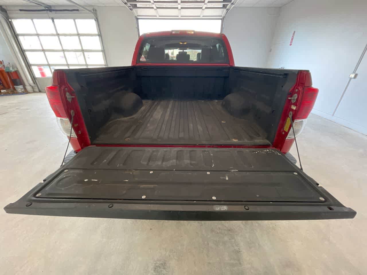 Thumbnail: 2013 Toyota Tundra - 23