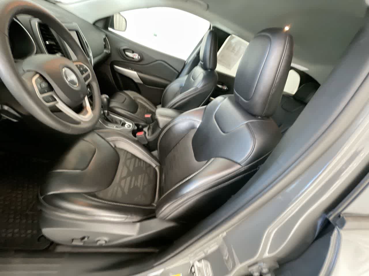 Thumbnail: 2022 Jeep Cherokee - 11