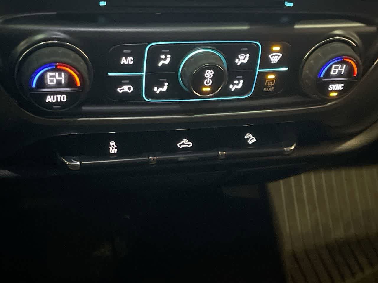 Thumbnail: 2018 Chevrolet Silverado 1500 - 19