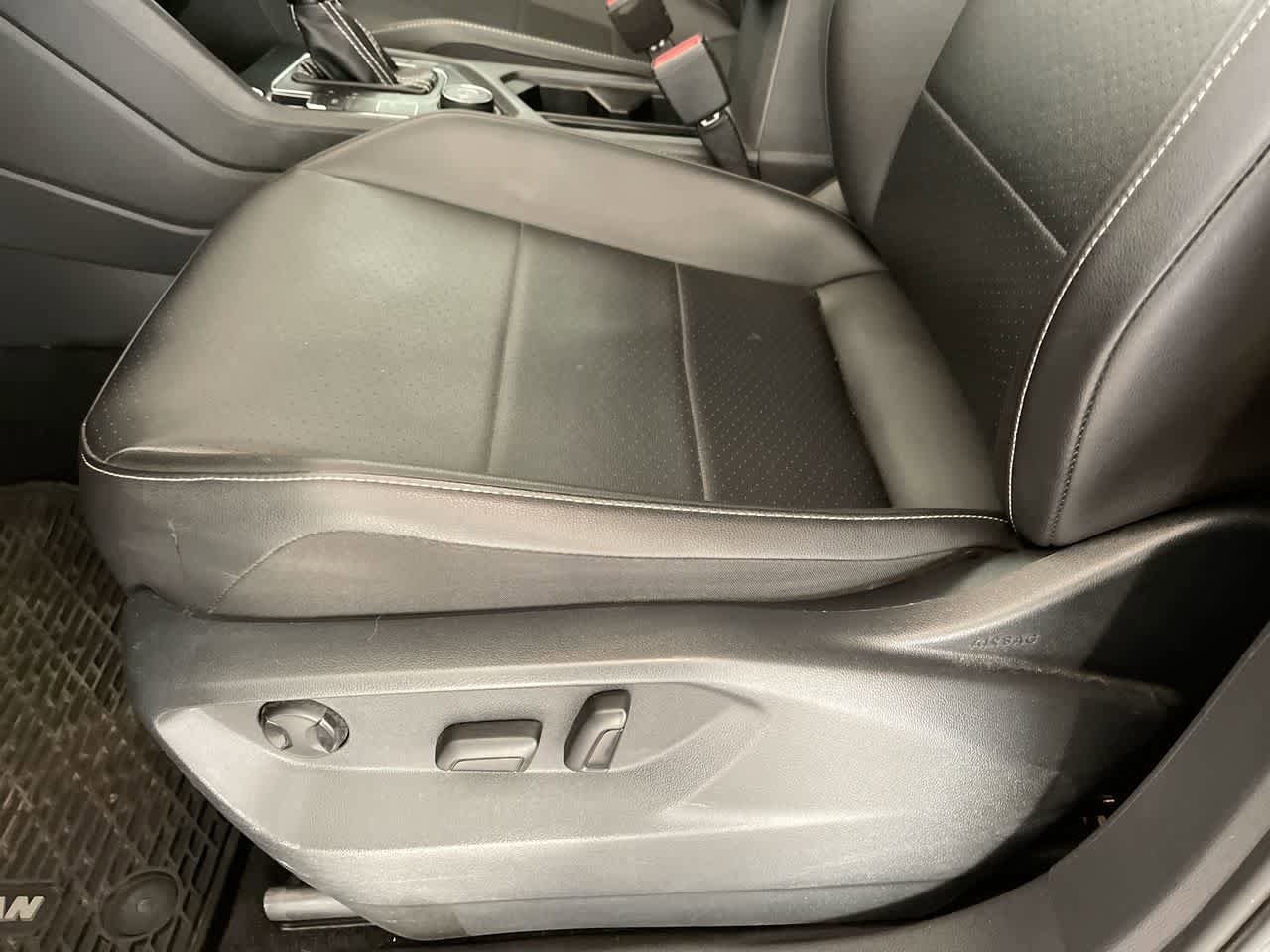 Thumbnail: 2021 Volkswagen Tiguan - 13