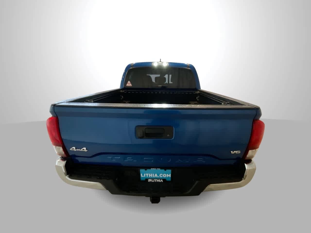 Thumbnail: 2018 Toyota Tacoma - 7