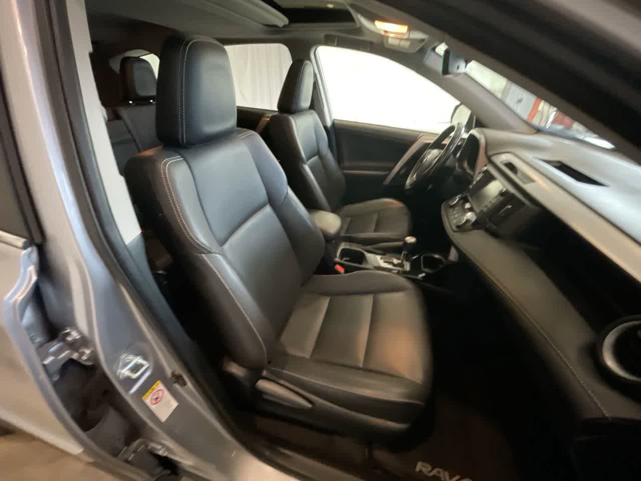 Thumbnail: 2017 Toyota RAV4 - 25