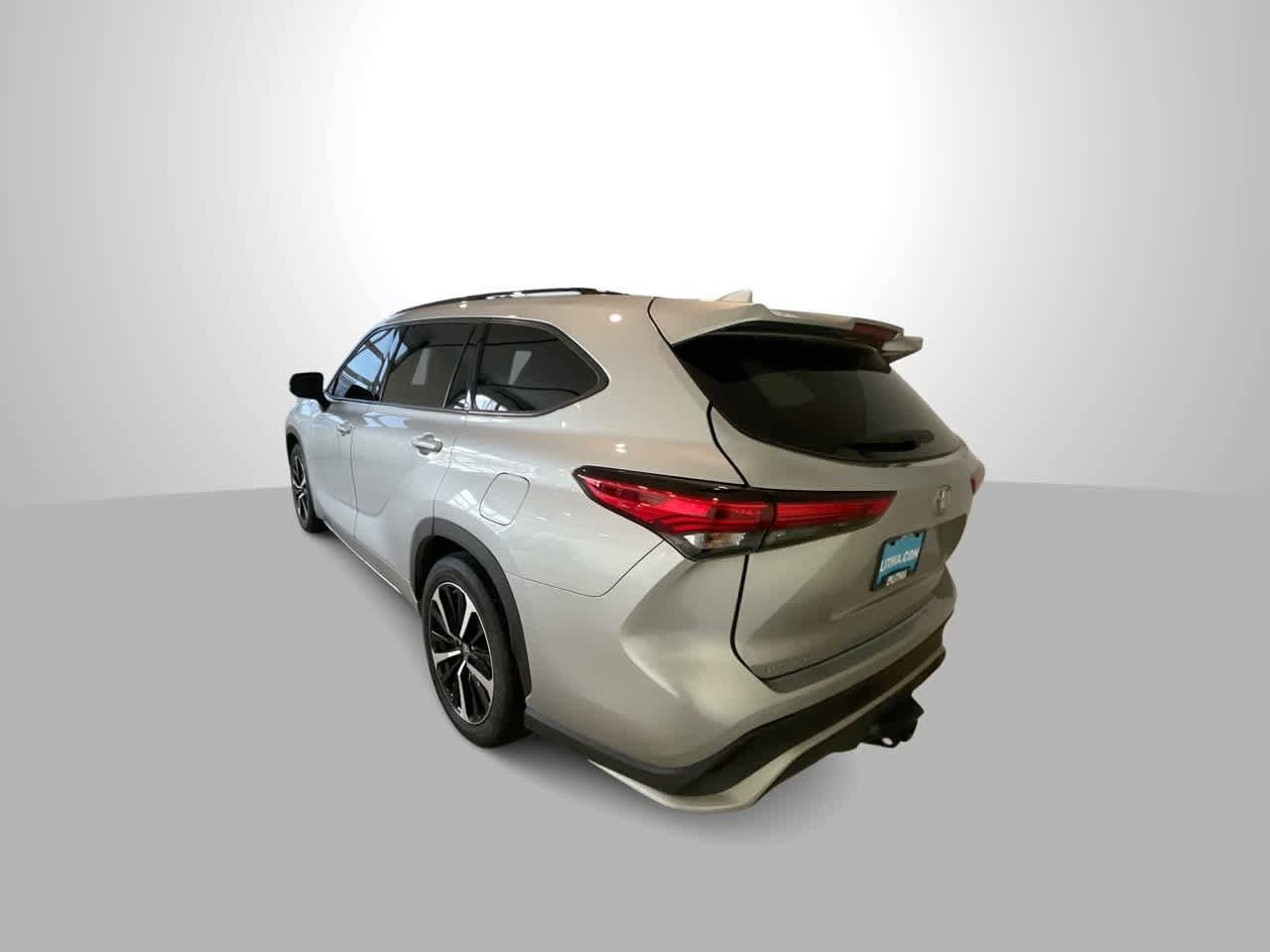 Thumbnail: 2022 Toyota Highlander - 6