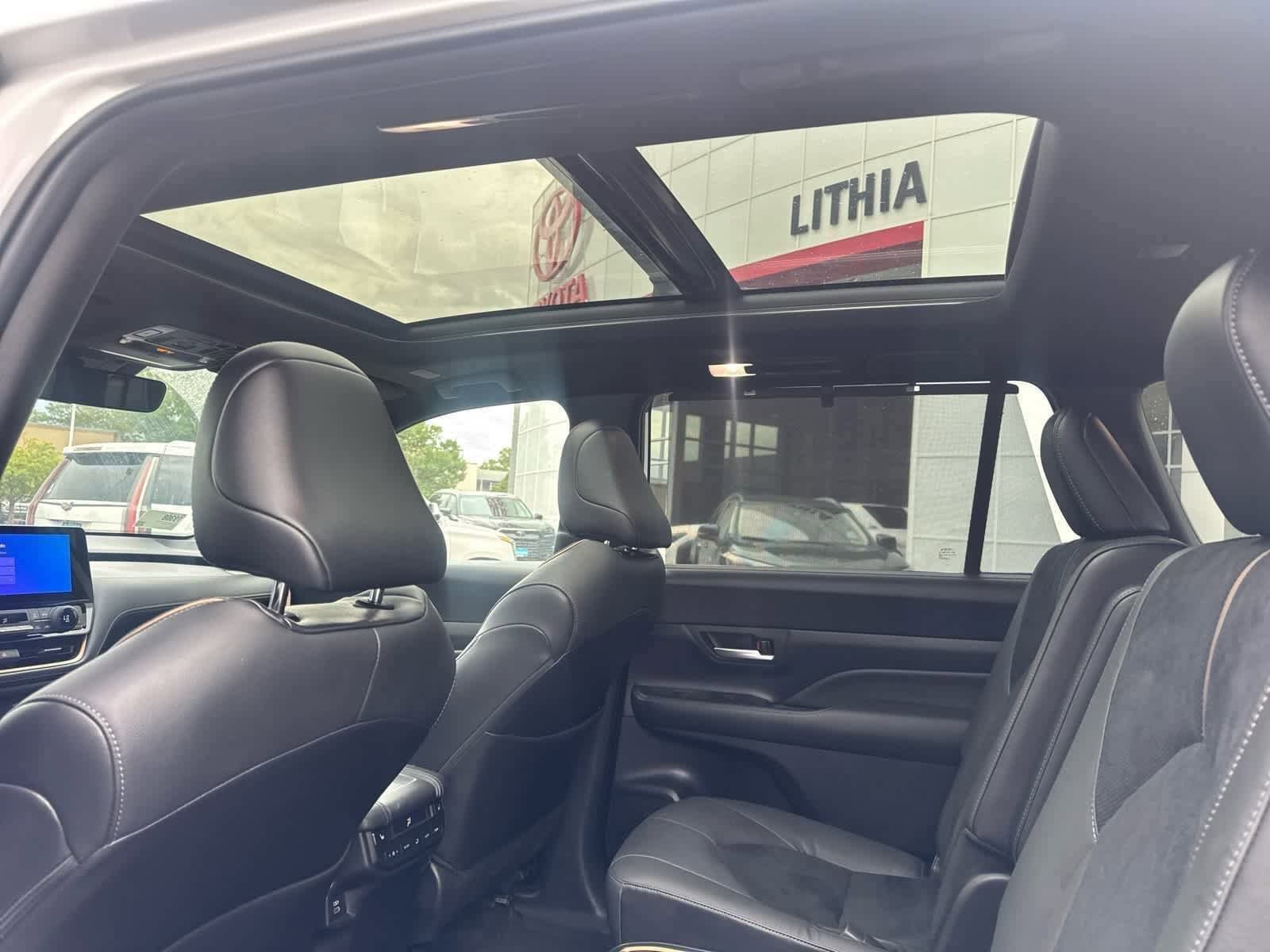 Thumbnail: 2024 Toyota Grand Highlander - 44