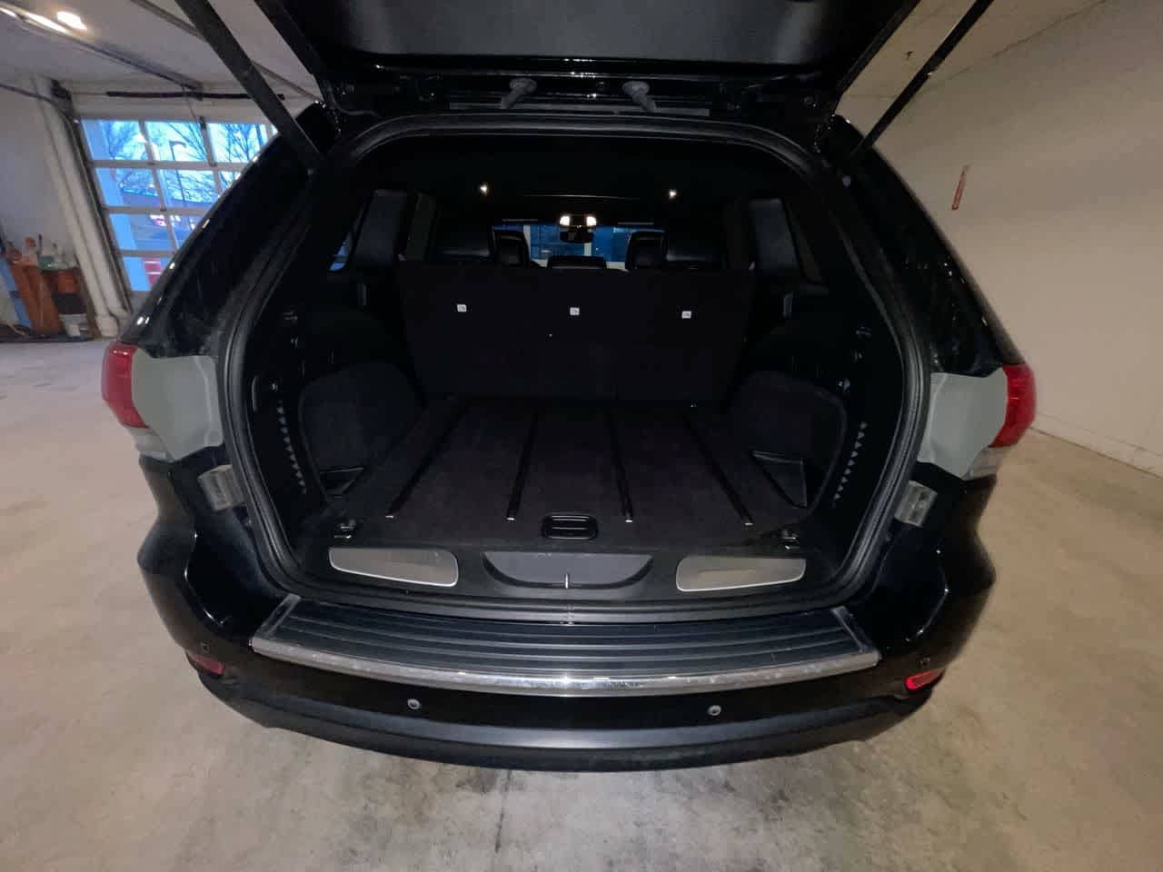 Thumbnail: 2017 Jeep Grand Cherokee - 24