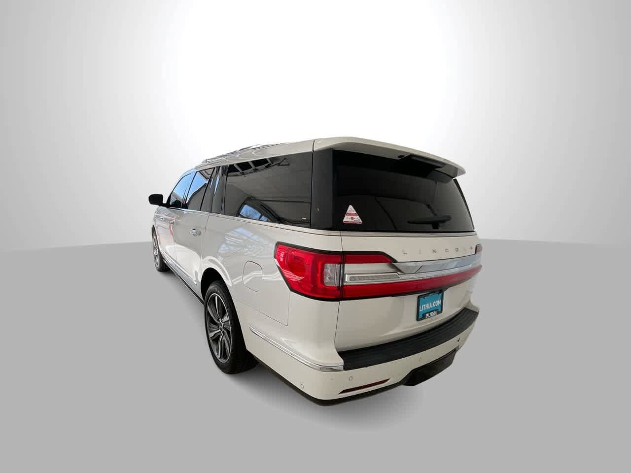 Thumbnail: 2019 Lincoln Navigator L - 6