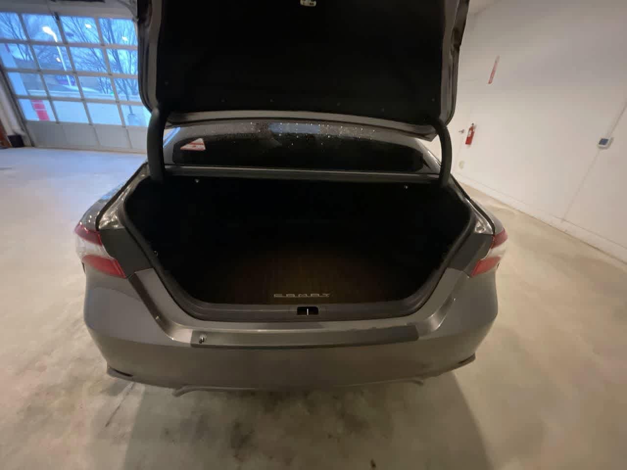 Thumbnail: 2022 Toyota Camry - 23