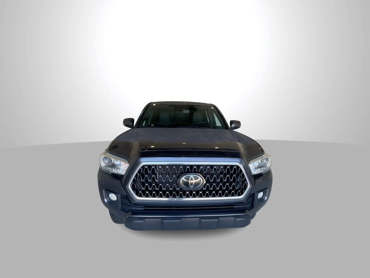 Thumbnail: 2018 Toyota Tacoma - 3