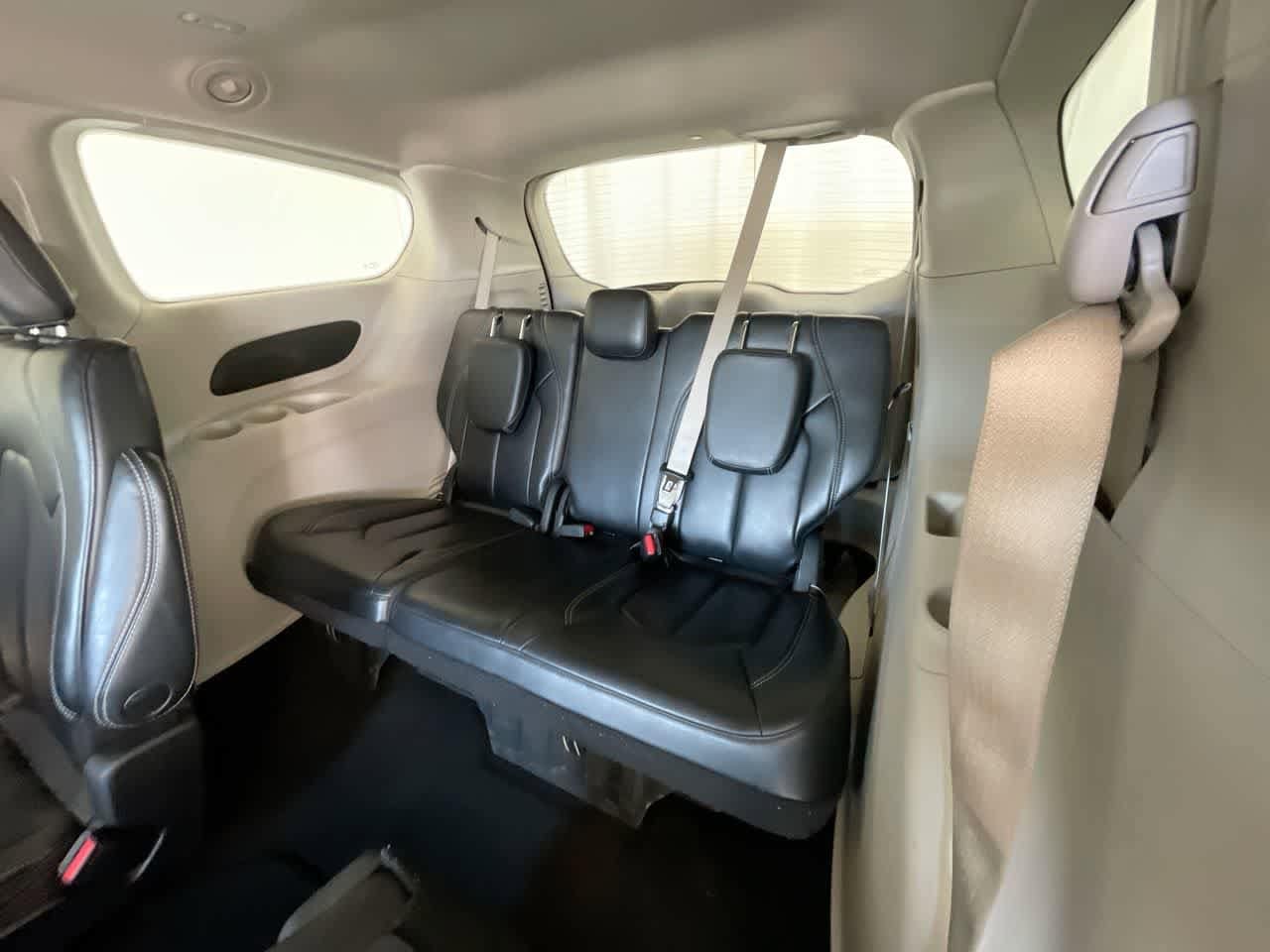 Thumbnail: 2023 Chrysler Pacifica - 22