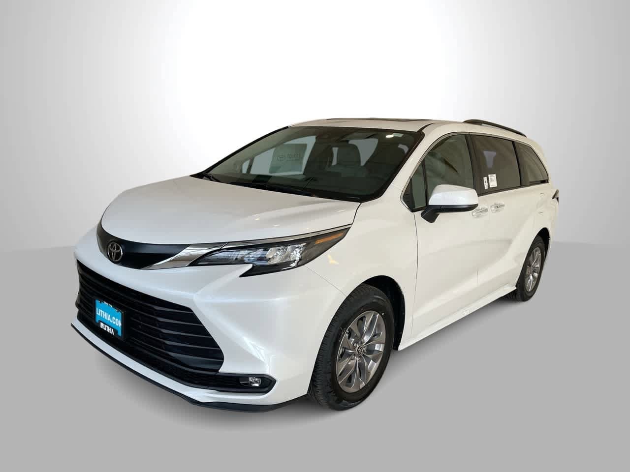 Thumbnail: 2026 Toyota Sienna - 1