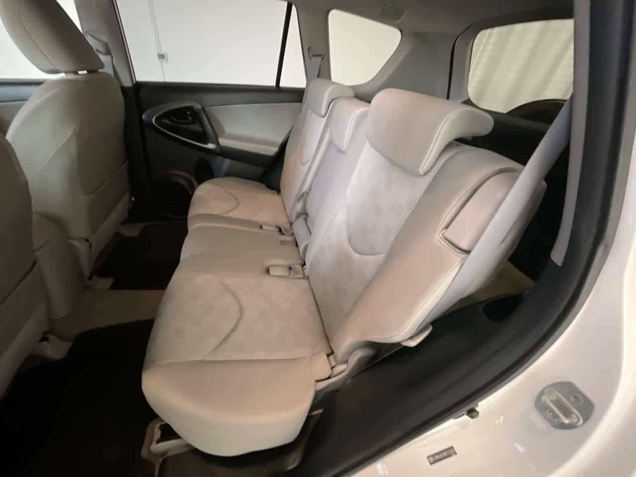 Thumbnail: 2011 Toyota RAV4 - 20