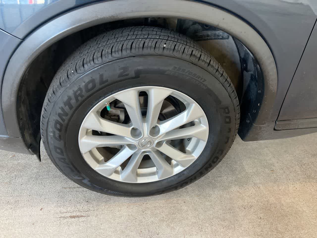 Thumbnail: 2015 Nissan Rogue - 10