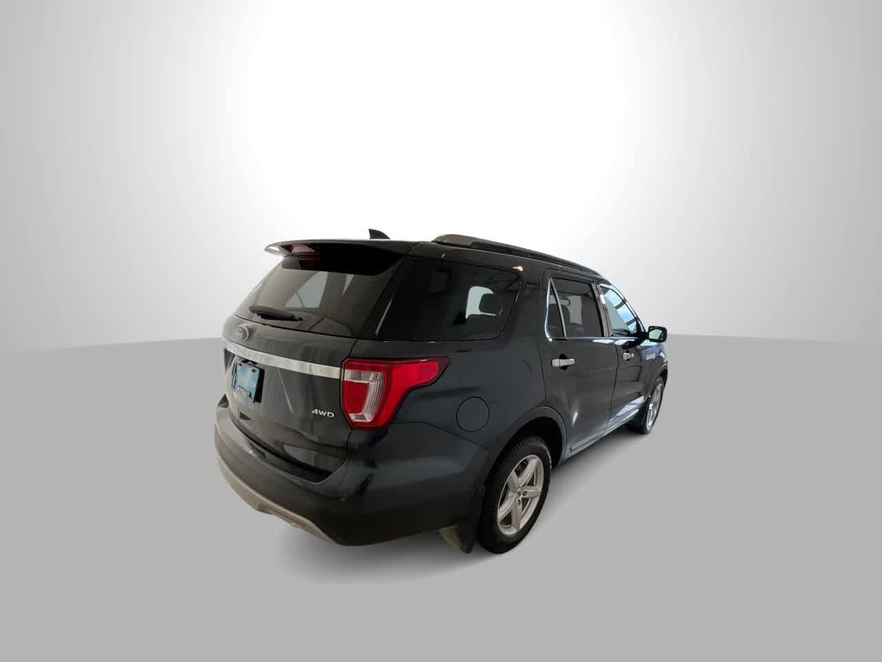 Thumbnail: 2017 Ford Explorer - 8