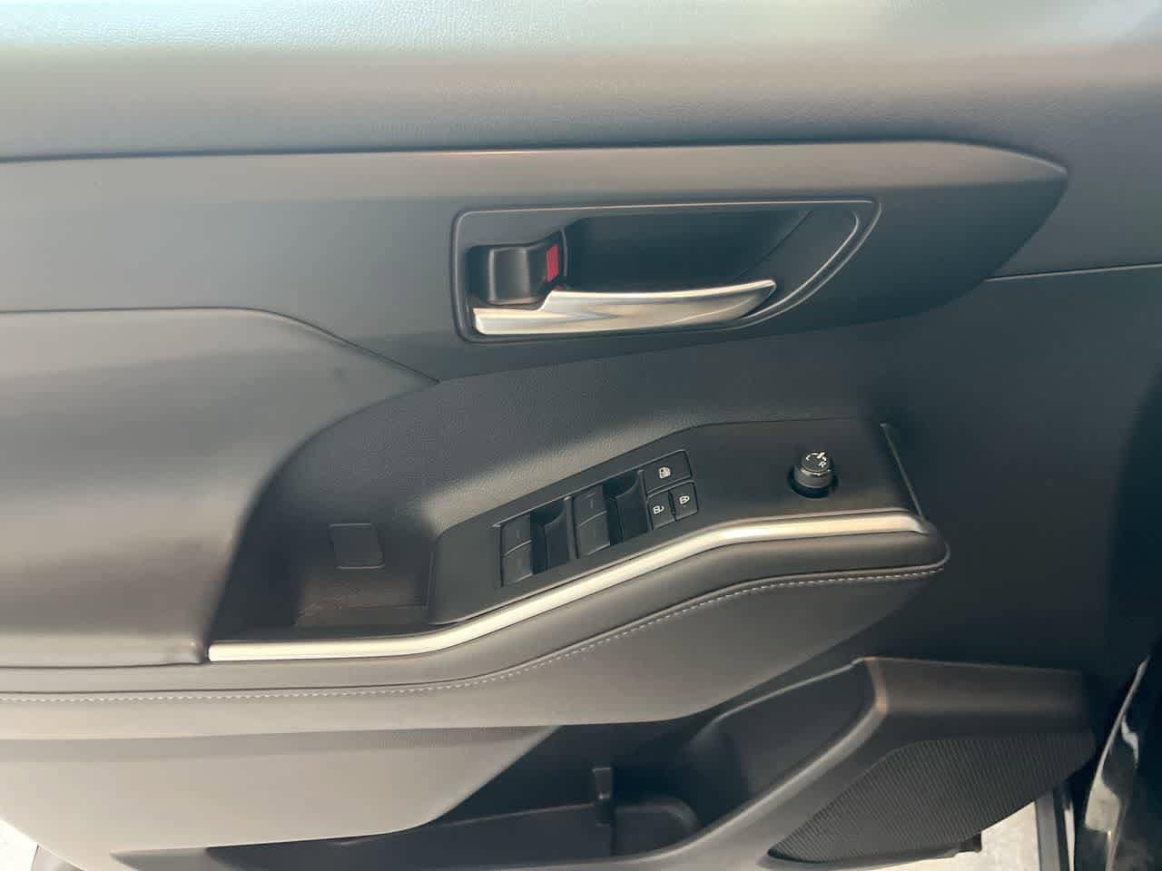 Thumbnail: 2022 Toyota Highlander - 13