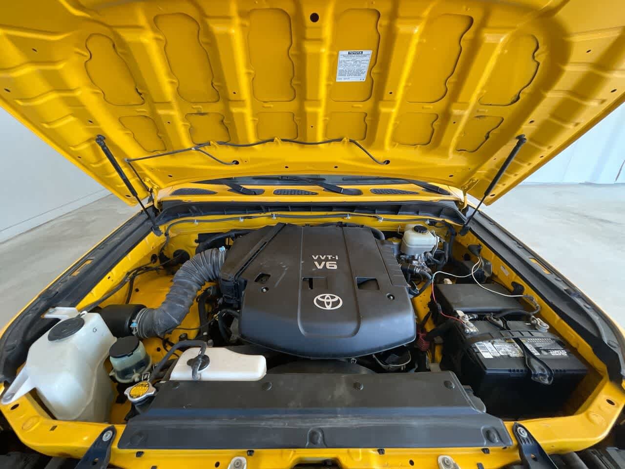 Thumbnail: 2009 Toyota FJ Cruiser - 24