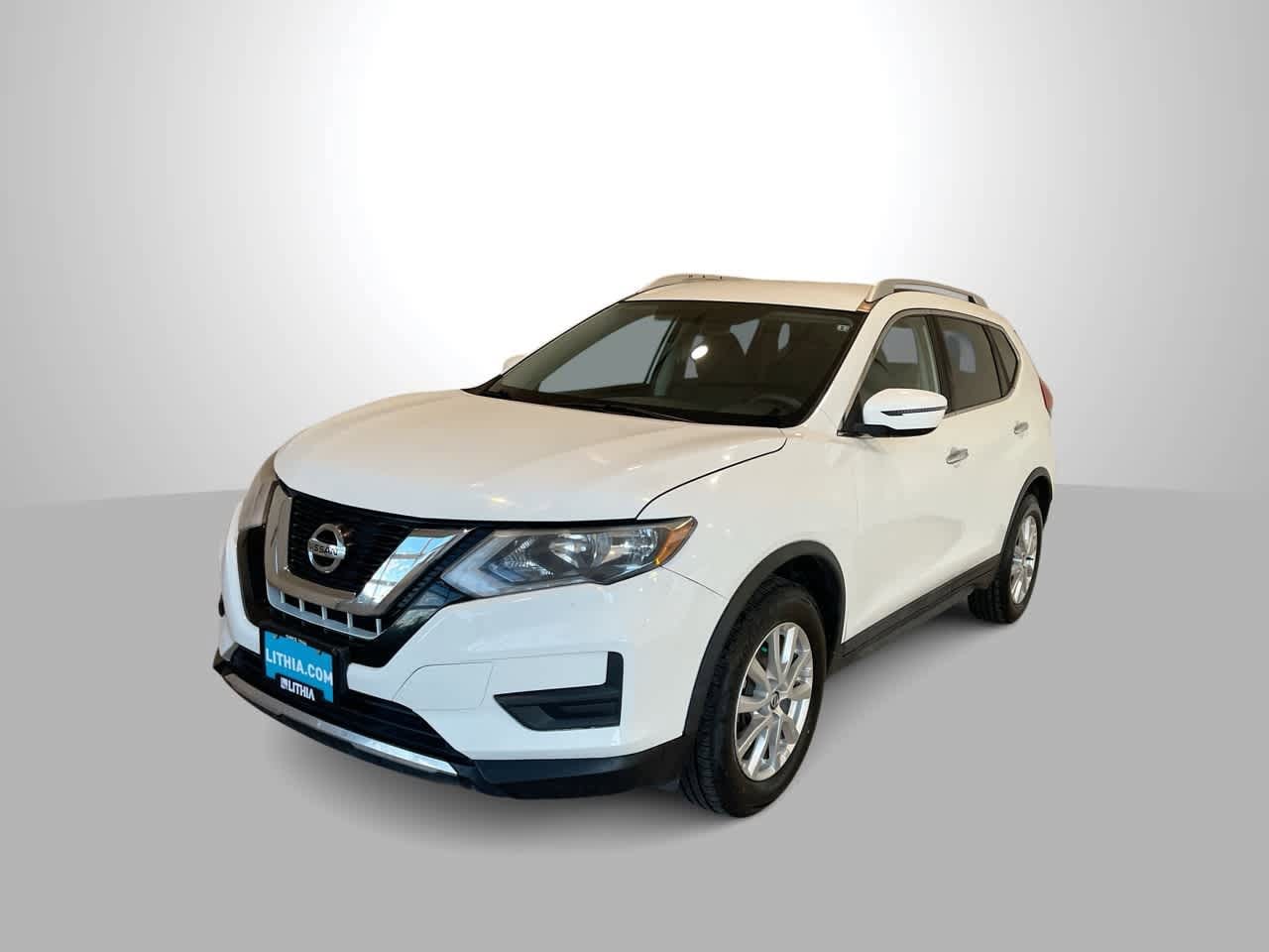 2017 Nissan Rogue SV's photo
