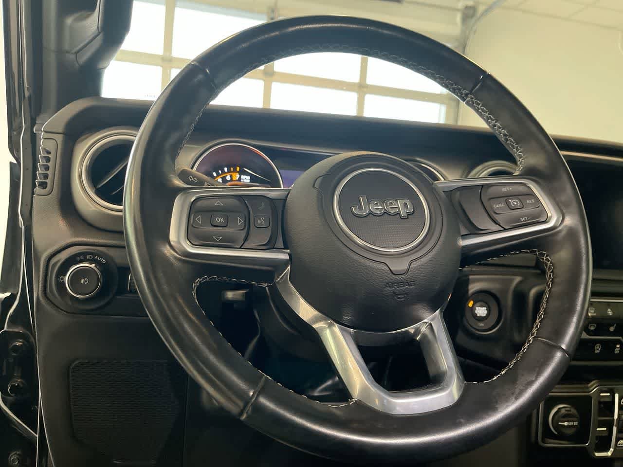 Thumbnail: 2022 Jeep Wrangler - 14