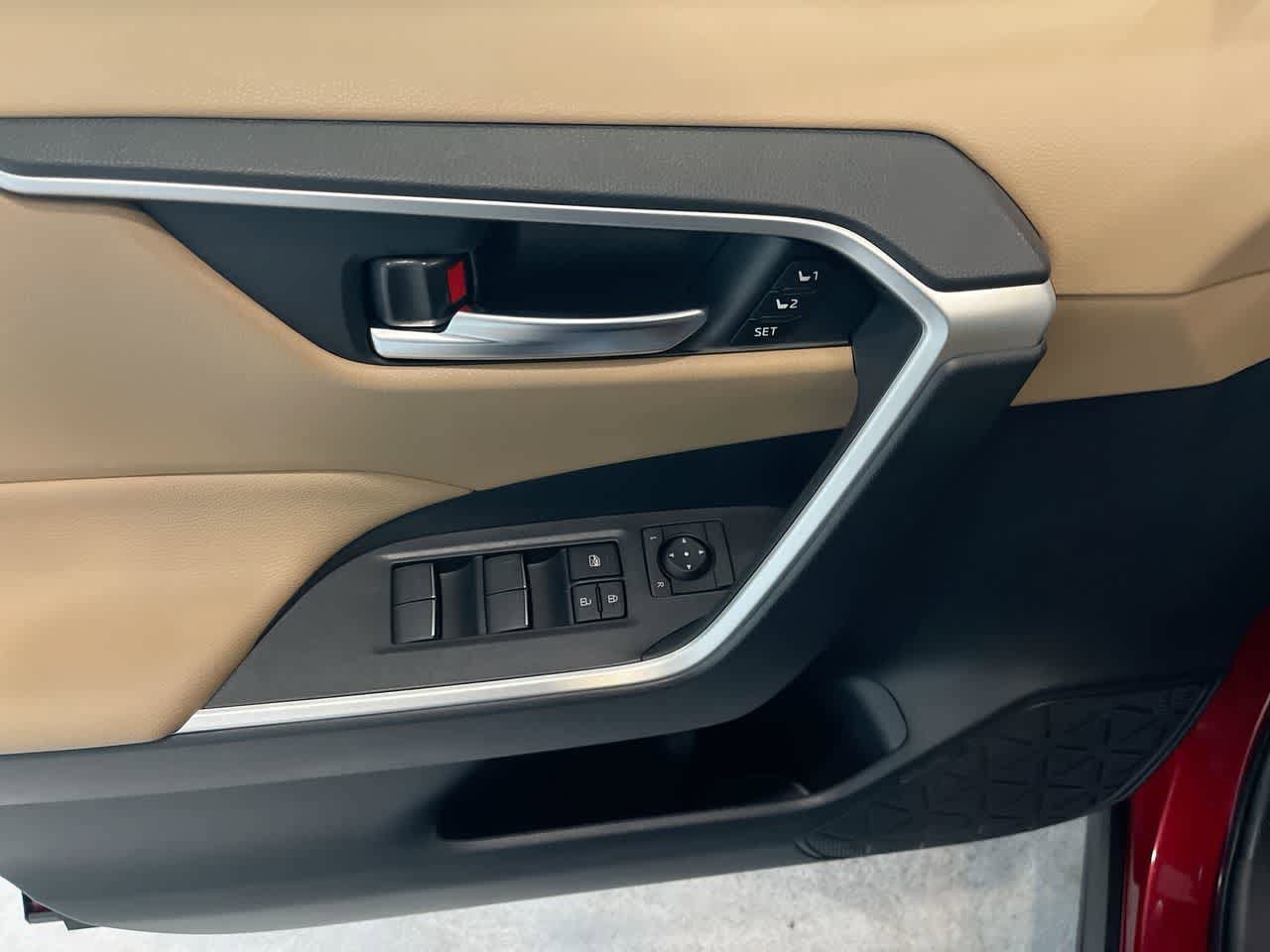 Thumbnail: 2025 Toyota RAV4 - 13