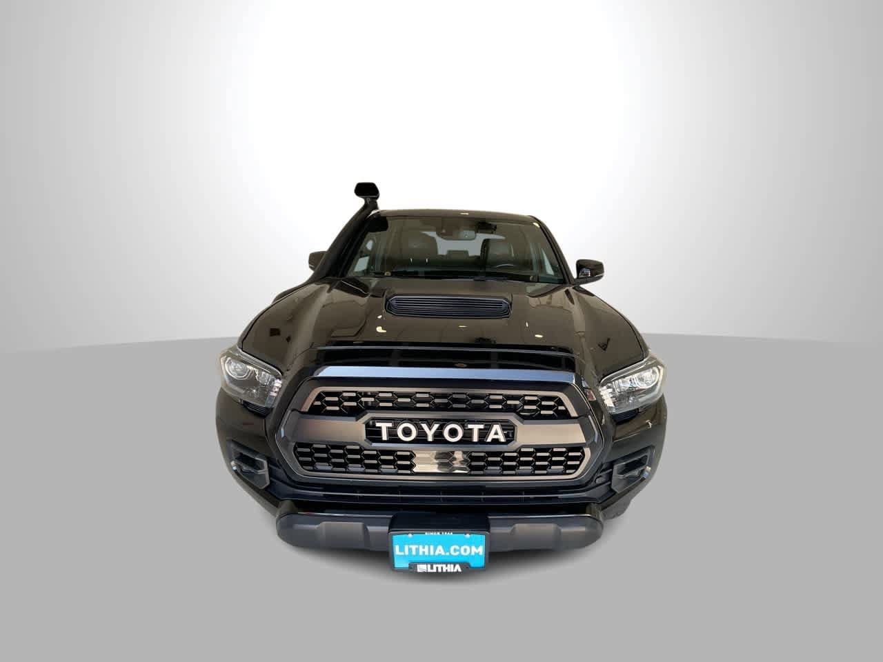 Thumbnail: 2019 Toyota Tacoma - 3
