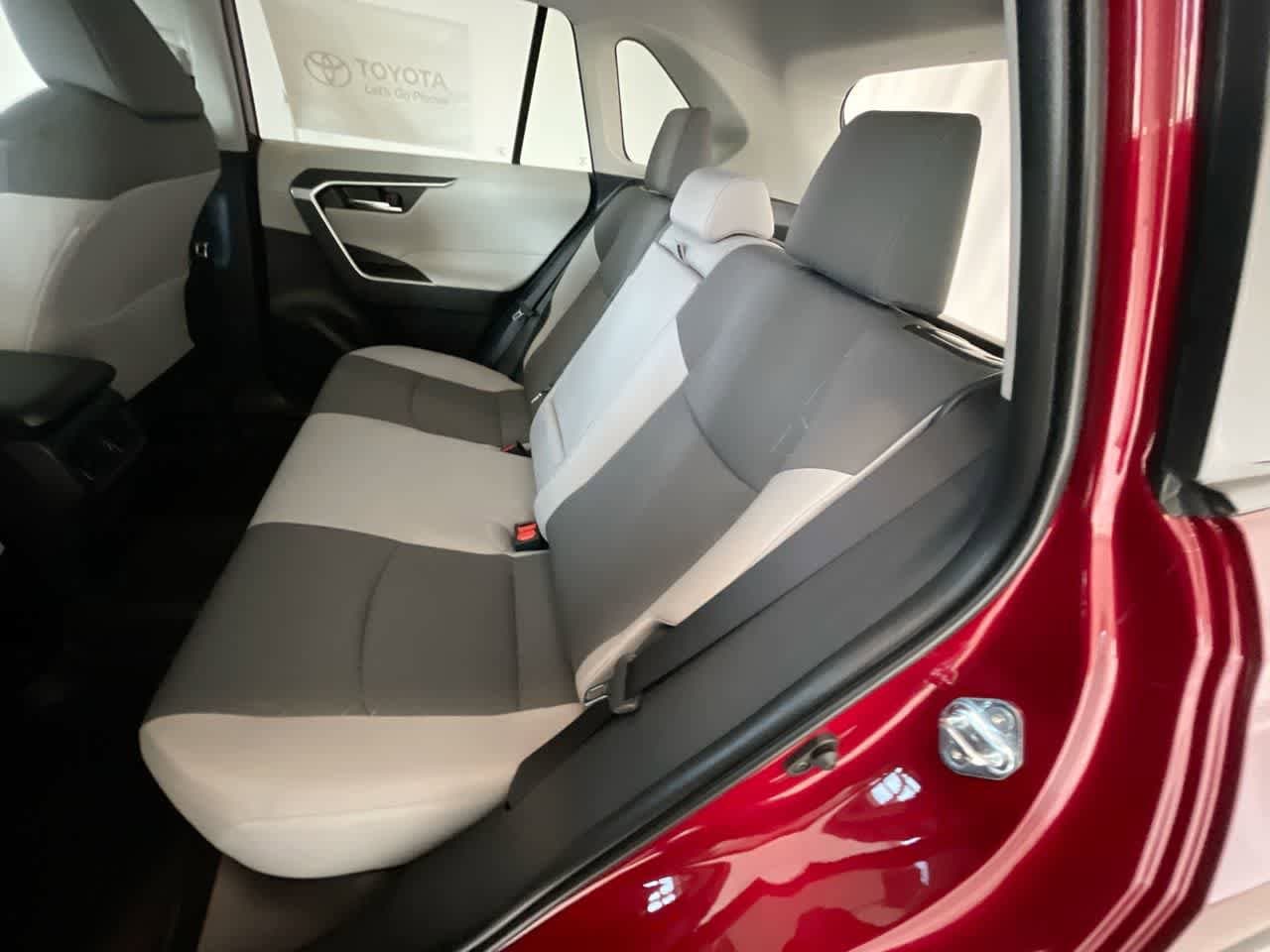 Thumbnail: 2025 Toyota RAV4 - 23