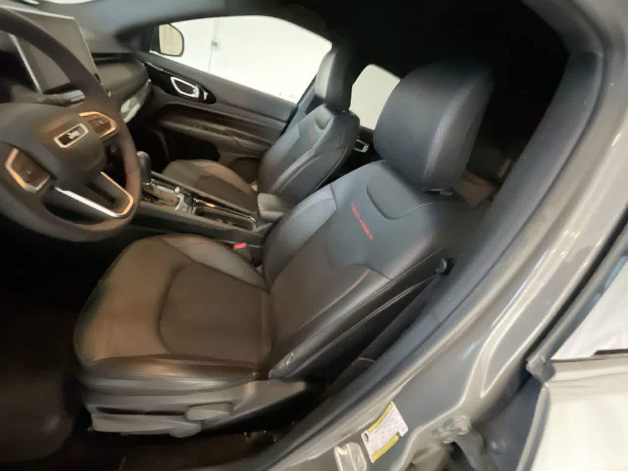 Thumbnail: 2023 Jeep Compass - 11