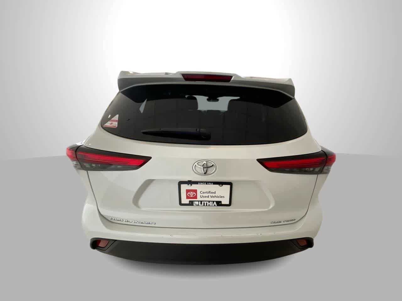 Thumbnail: 2023 Toyota Highlander - 7