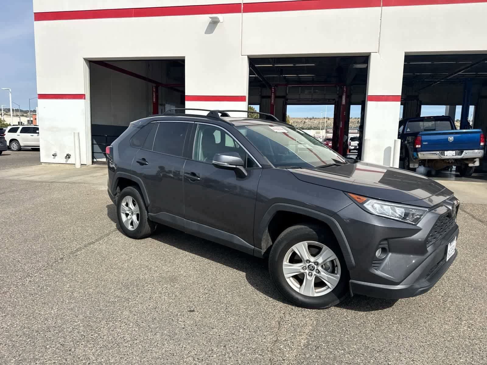 Thumbnail: 2021 Toyota RAV4 - 3