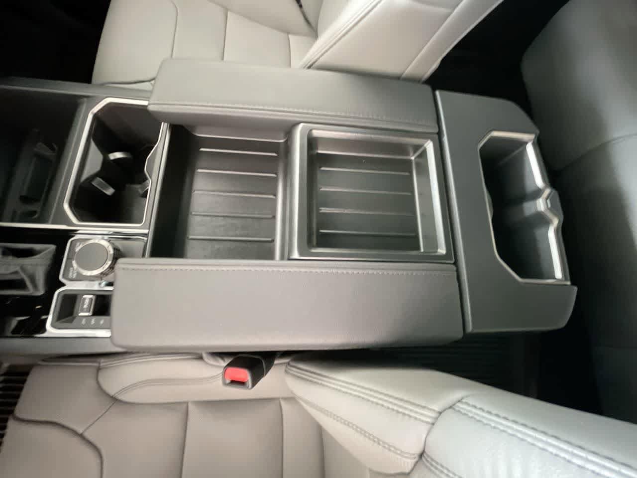 2026 Toyota Tundra SR5 - Photo 21