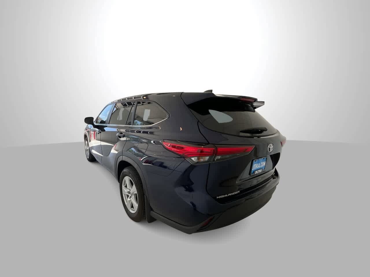 Thumbnail: 2023 Toyota Highlander - 6