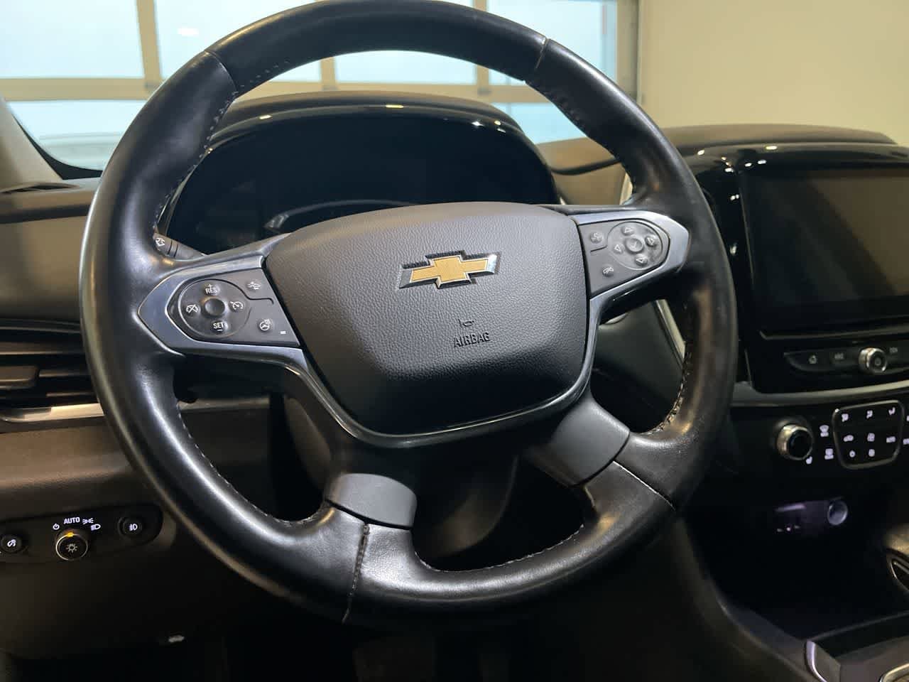 Thumbnail: 2021 Chevrolet Traverse - 14