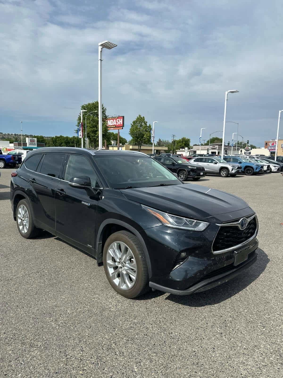 Thumbnail: 2020 Toyota Highlander - 1