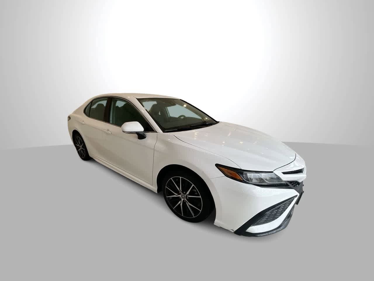 Certified 2022 Toyota Camry SE with VIN 4T1G11AK2NU641244 for sale in Billings, MT