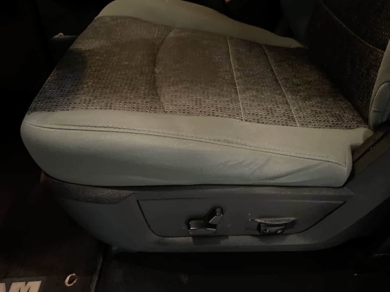 Thumbnail: 2019 RAM 1500 Classic - 12