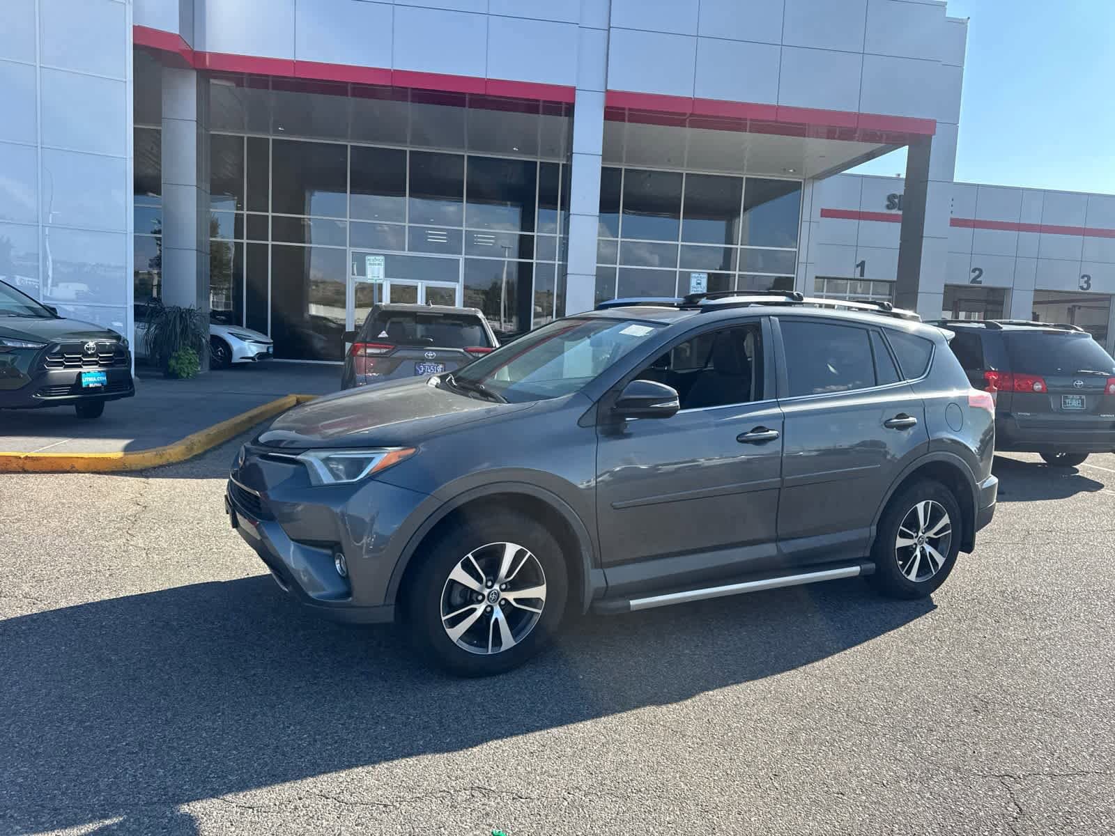 Thumbnail: 2018 Toyota RAV4 - 5