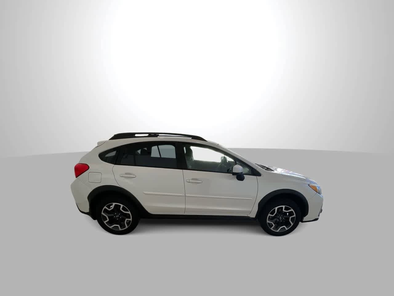 Thumbnail: 2017 Subaru Crosstrek - 9