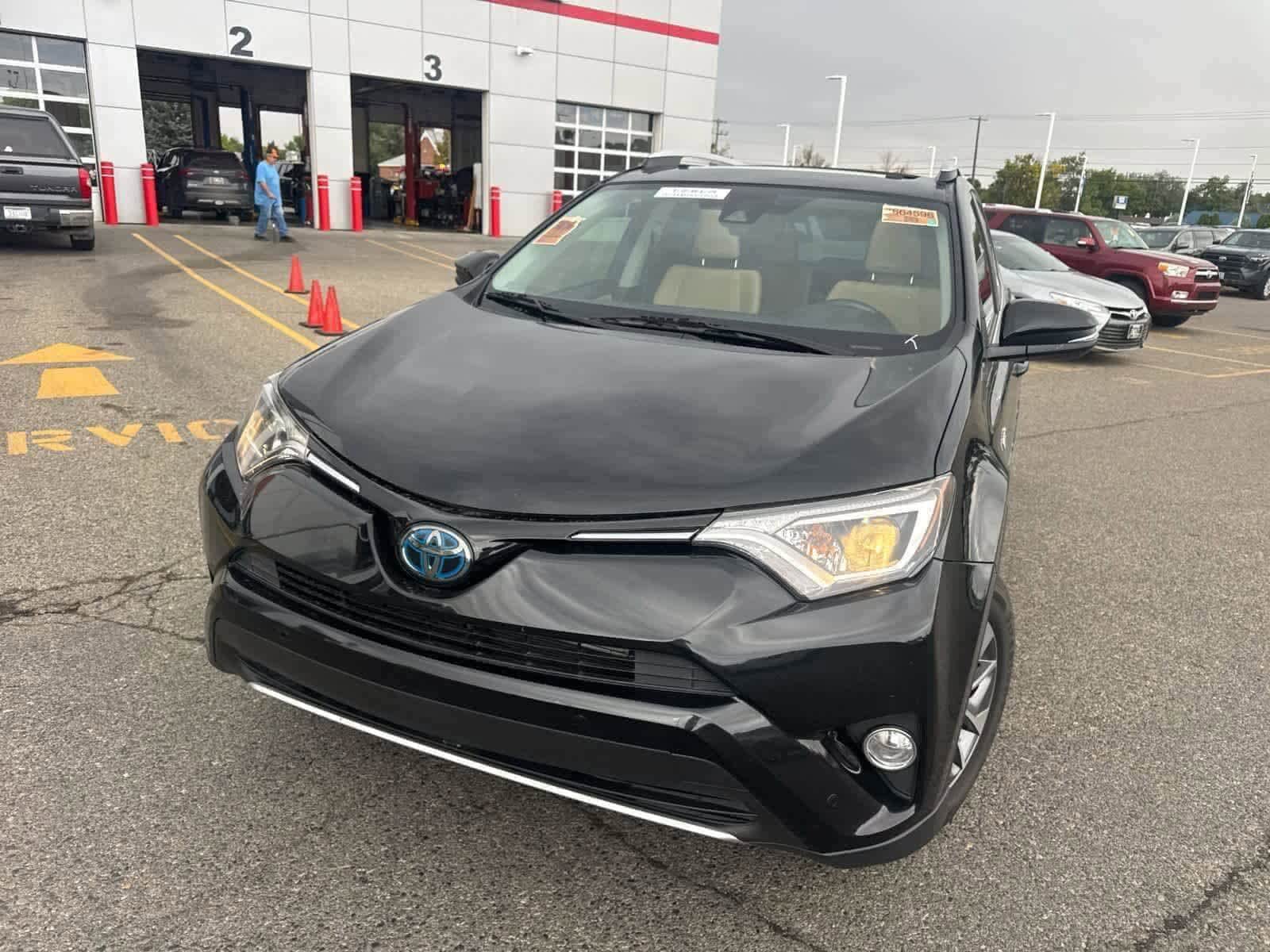 Thumbnail: 2016 Toyota RAV4 - 4